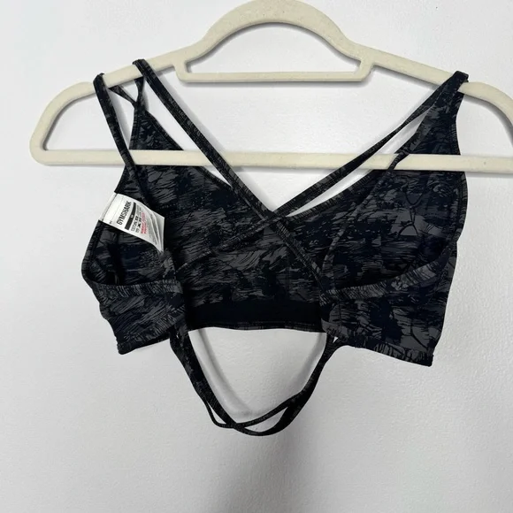 Gymshark x KK Fit Collection camo sports bra Size medium - Picture 3 of 4